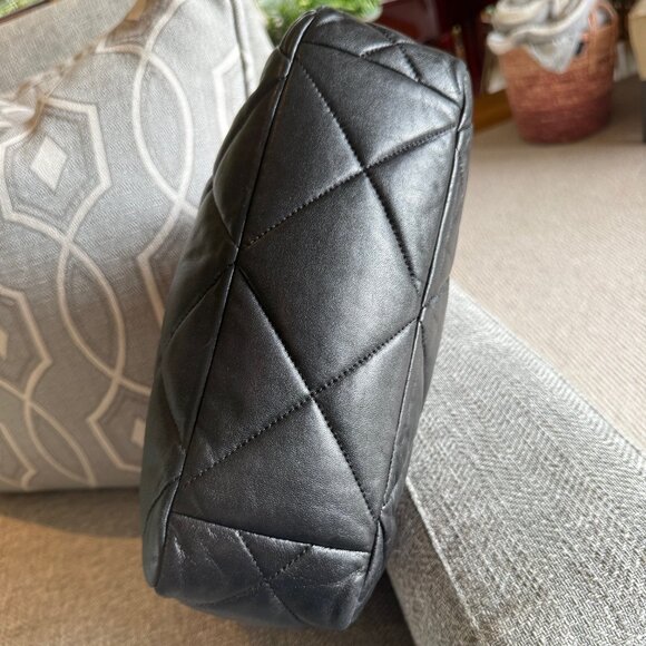 Chanel 19 shopping bag black quilted lambskin leather tote - Picture 4 of 16